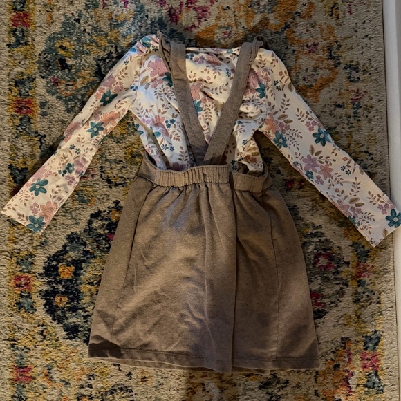 Girls 5T clothing bundle - Picture 5 of 9